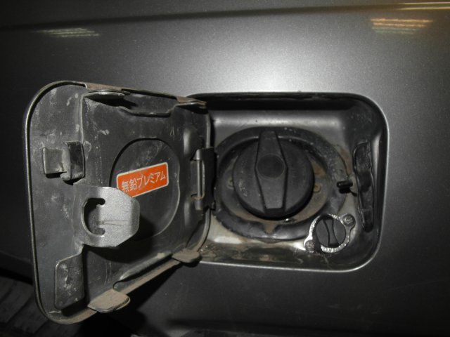 Газовое заправочное устройство на Mazda Capella