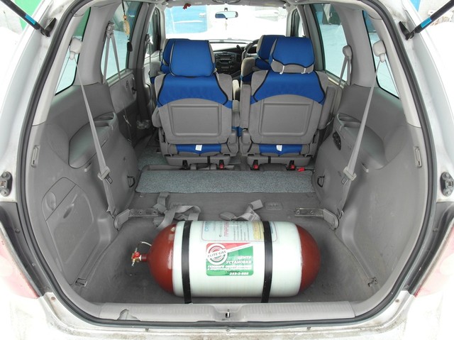 Металлопластиковый газовый метановый баллон (тип 2) 70 л в нише в полу багажника Mazda MPV