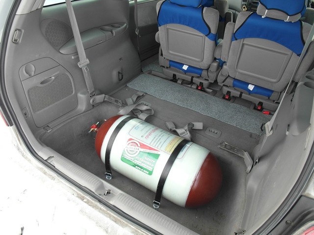 Багажник Mazda MPV с металлопластиковым баллоном (тип 2) 70 л в нише в полу