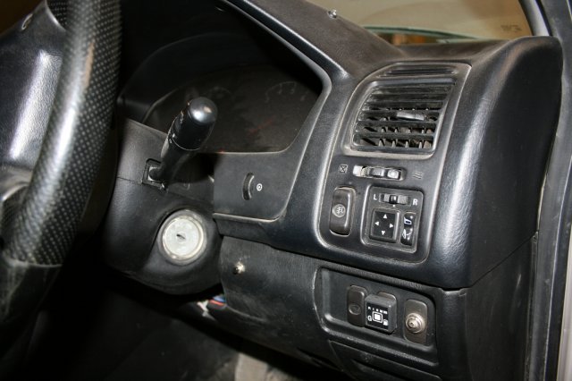 Кнопка индикации и переключения режимов работы газового оборудования на Mitsubishi Galant, VR-4 2.5 V6 Twin Turbo AWD