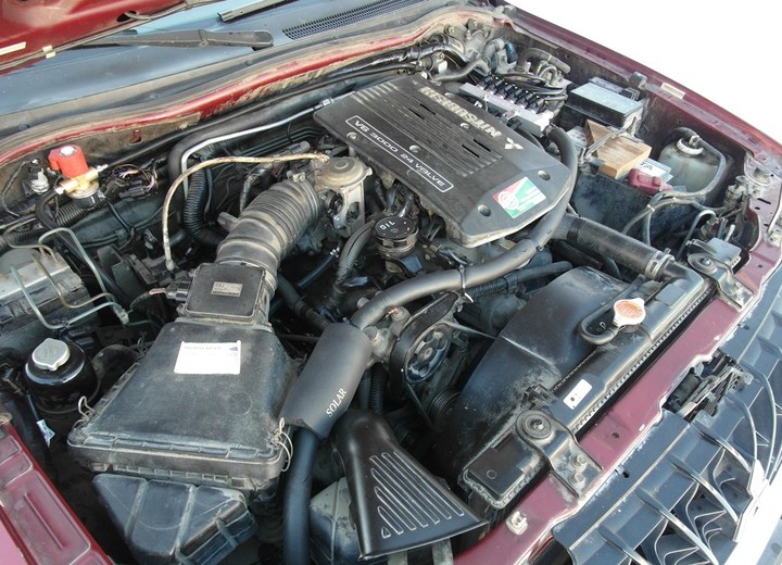 Подкапотная компоновка ГБО BRC Sequent Plug&Drive, Mitsubishi Pajero Sport K90