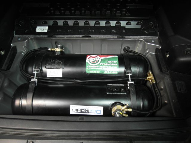 2 газовых баллона общей емкостью 72 л на Mitsubishi Pajero 4, V6 3.0L