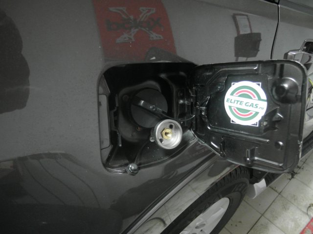 Газовое заправочное устройство Mitsubishi Pajero 4, V6 3.0L