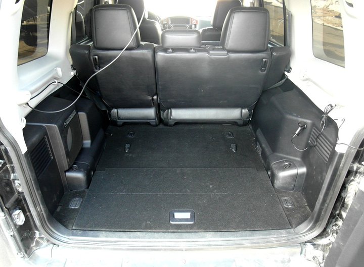 Багажник Mitsubishi Pajero IV с системой из цилиндрических баллонов 2х36 л в нише под полом