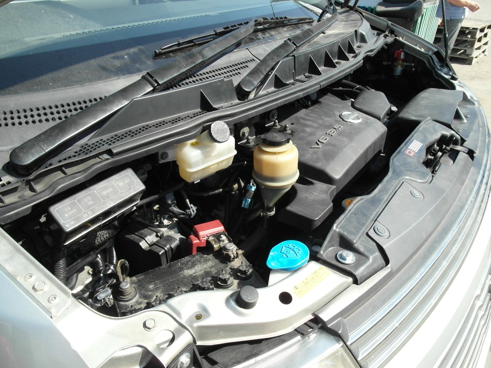 Подкапотная компоновка, двигатель VQ35DE, Nissan Elgrand