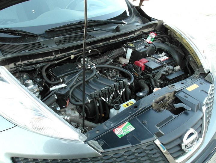 Подкапотная компоновка, двигатель HR16DE, Nissan Juke F15