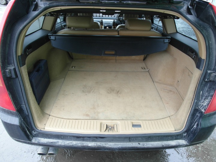 Багажное отделение Nissan Stagea M35
