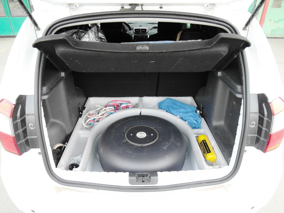 Багажник с газовым баллоном 60 литров (пропан) под фальшполом