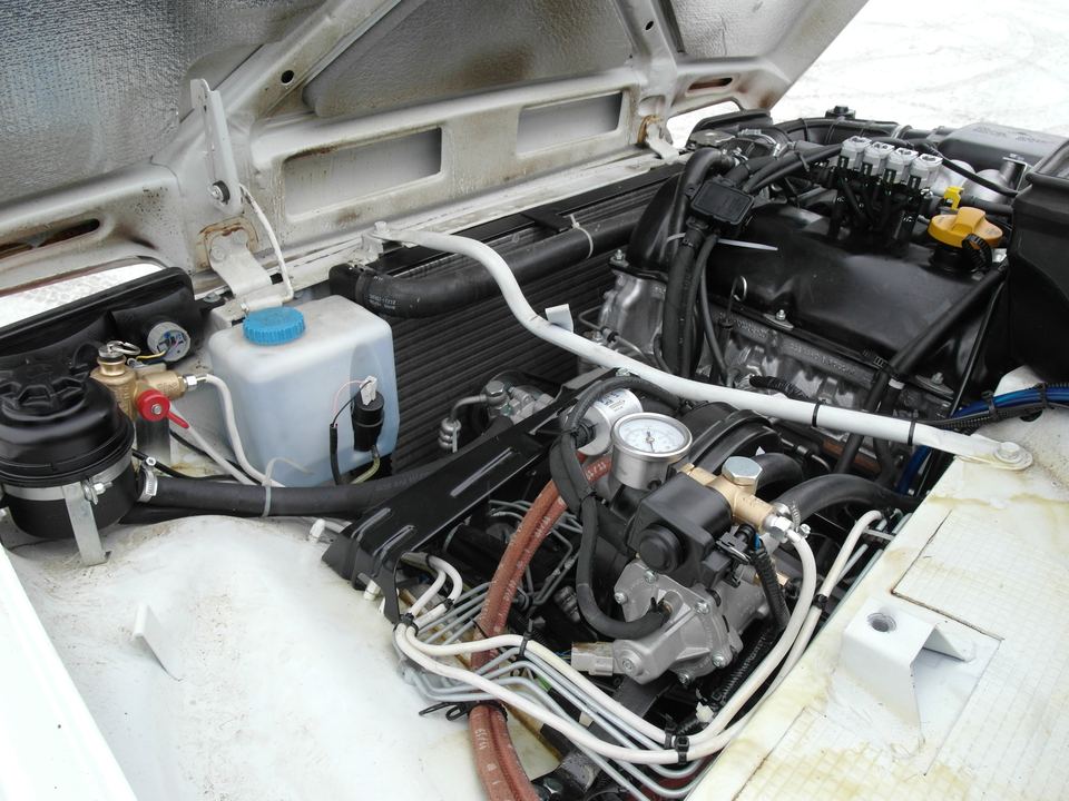 Подкапотная компоновка, двигатель ВАЗ-21214