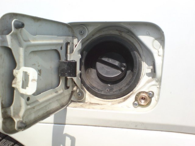 Заправочное устройство мини ГБО на Nissan Presage