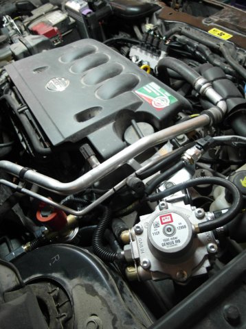 Nissan Qashqai+2 MR20, перевод авто на газ, Подкапотная компоновка элементов ГБО BRC Sequent Plug&Drive