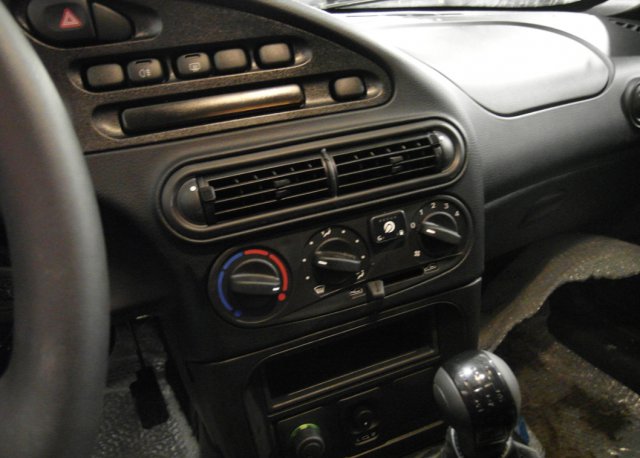 Кнопка переключения и индикации режимов работы ГБО в салоне Niva Chevrolet