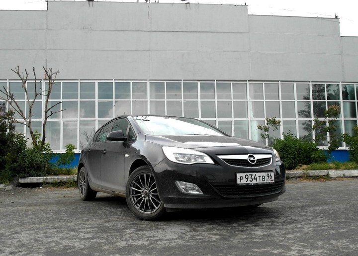 Opel Astra J, двигатель A16XER Ecotec, 4-цилиндровый, рядный, объем 1,6 л (115 л.с.)
