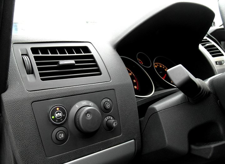 Кнопка переключения и индикации режимов работы ГБО BRC CNG Sequent с указателем уровня топлива, Opel Zafira Family (B)