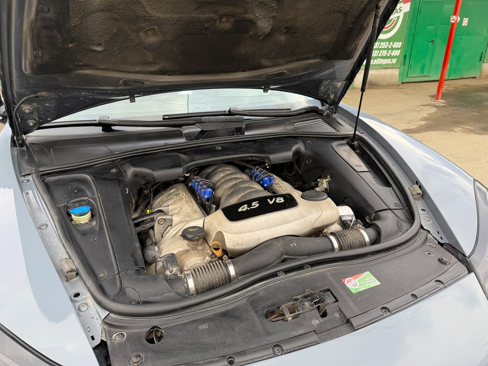 Подкапотная компоновка Porsche Cayenne 4.5