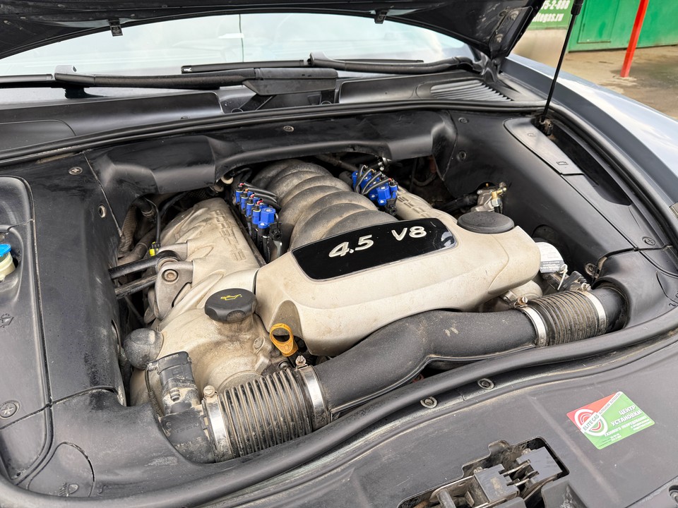 Подкапотная компоновка Porsche Cayenne