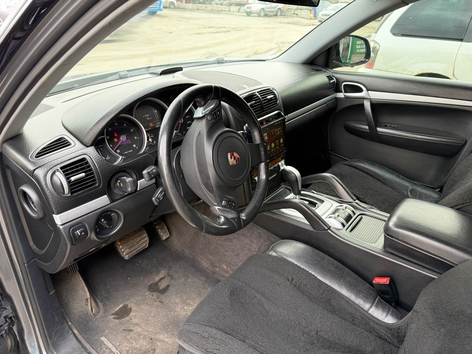 Салон автомобиля Porsche Cayenne