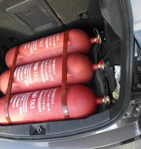 установка газа на Peugeot 4008, 3 баллона по 34 л установлены в багажнике