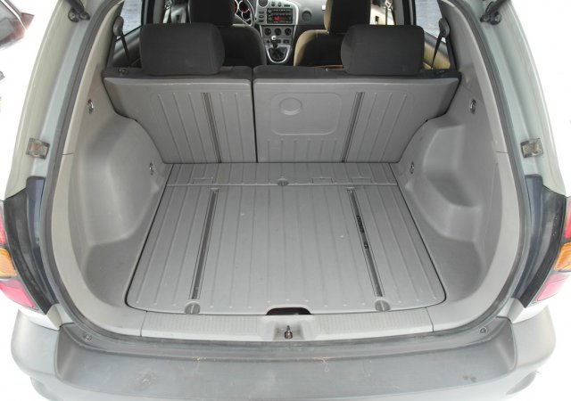 багажник Pontiac Vibe GT с установленным тороидальным баллоном 42 л под полом