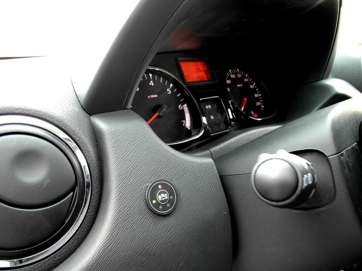 Кнопка переключения и индикации режимов работы ГБО BRC Sequent Plug&Drive CNG с указателем уровня топлива, Renault Duster