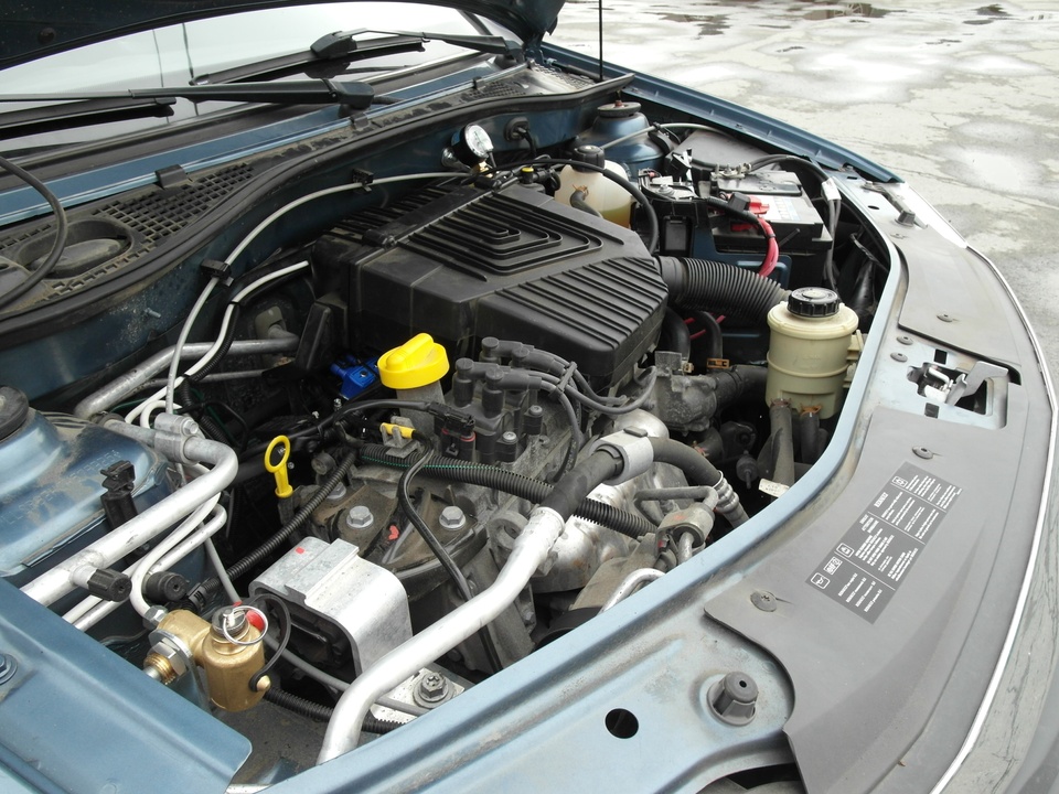 Подкапотная компоновка, двигатель K7JA710, ГБО OMVL, Renault Logan