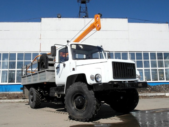 БКМ-317А1 на шасси ГАЗ-33081 «Садко», двигатель ММЗ Д-245.7Е3 дизельный, 4-цилиндровый, рядный, с турбонаддувом, объем 4.75 л, 119 л.с.