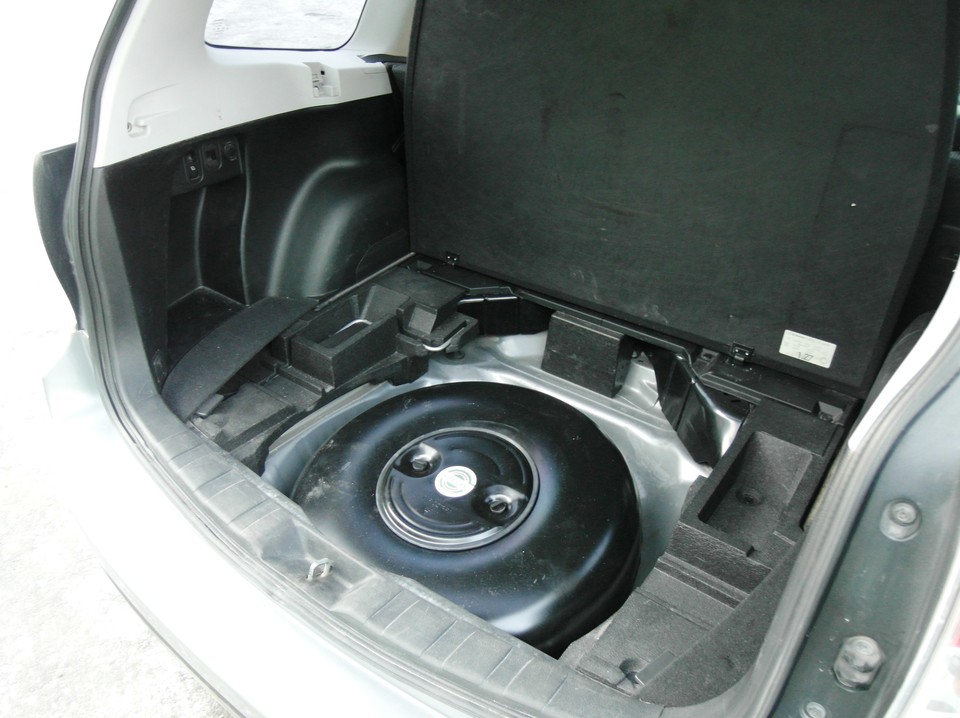 Багажник Subaru Forester с тороидальным газовым баллоном 54 литра (пропан)