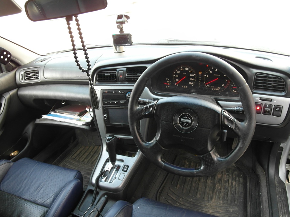 Салон Subaru Legacy