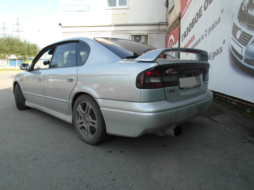 Вид сзади, Subaru Legacy B4