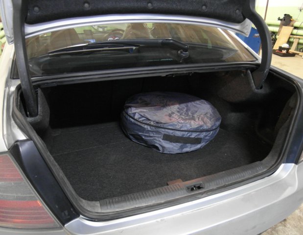 Багажник Subaru Legacy с установленным тороидальным баллоном 60 л под полом