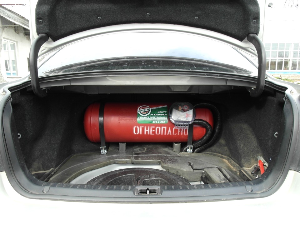 Багажник с газовым баллоном 60 литров, пропан