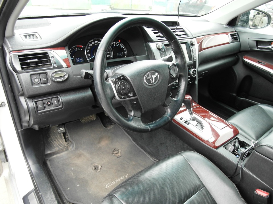 Салон Toyota Camry XV50