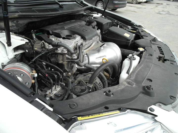 Подкапотная компоновка, двигатель 2AR-FE, Toyota Camry