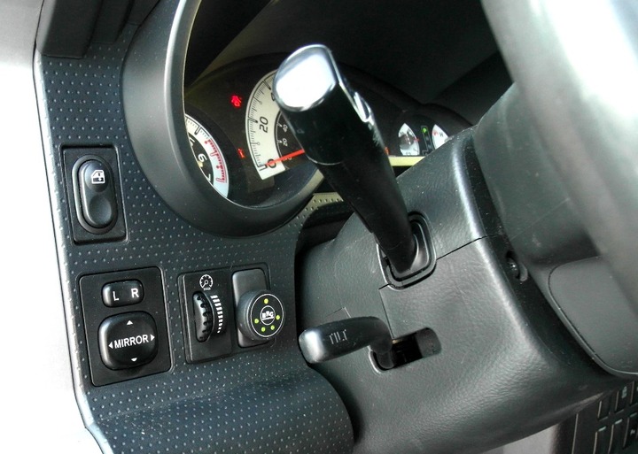 Кнопка переключения и индикации режимов работы ГБО BRC Sequent Plug&Drive с указателем уровня топлива, Toyota FJ Cruiser (GSJ15W)