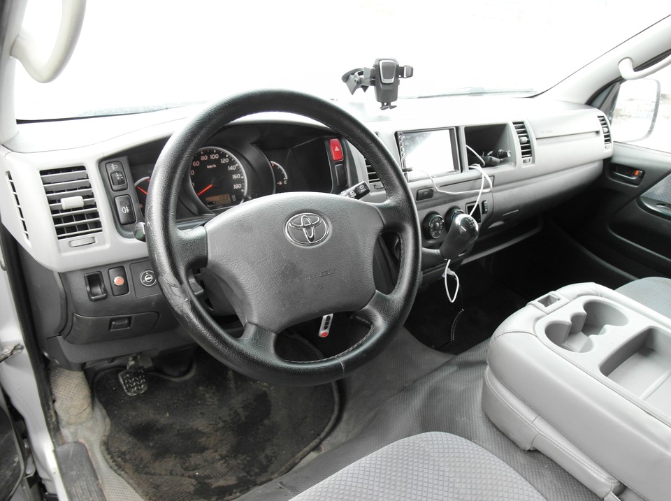 Салон Toyota HiAce (H200)