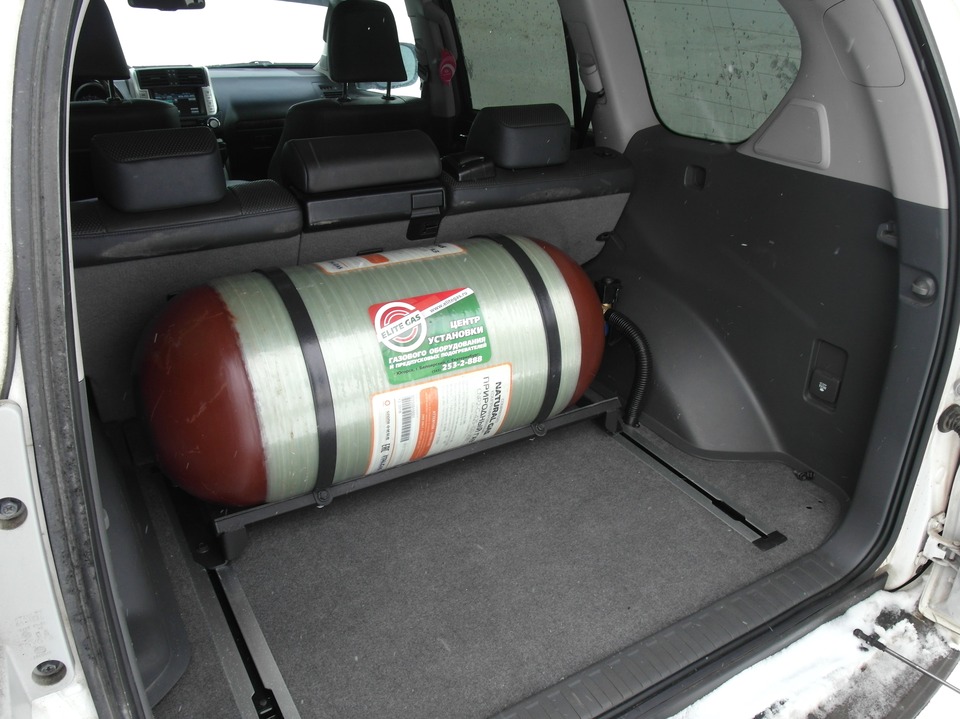 метановый баллон (тип 2) 100 литров в багажнике