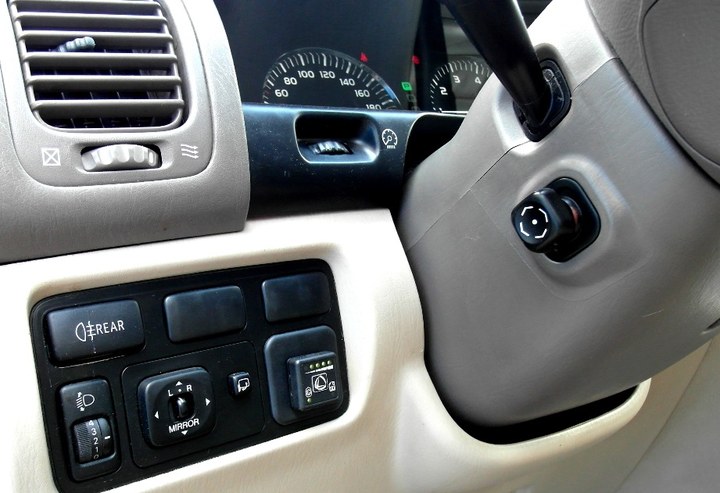 Кнопка переключения и индикации режимов работы ГБО Landi Renzo Omegas Plus с указателем уровня топлива, Toyota Land Cruiser 100
