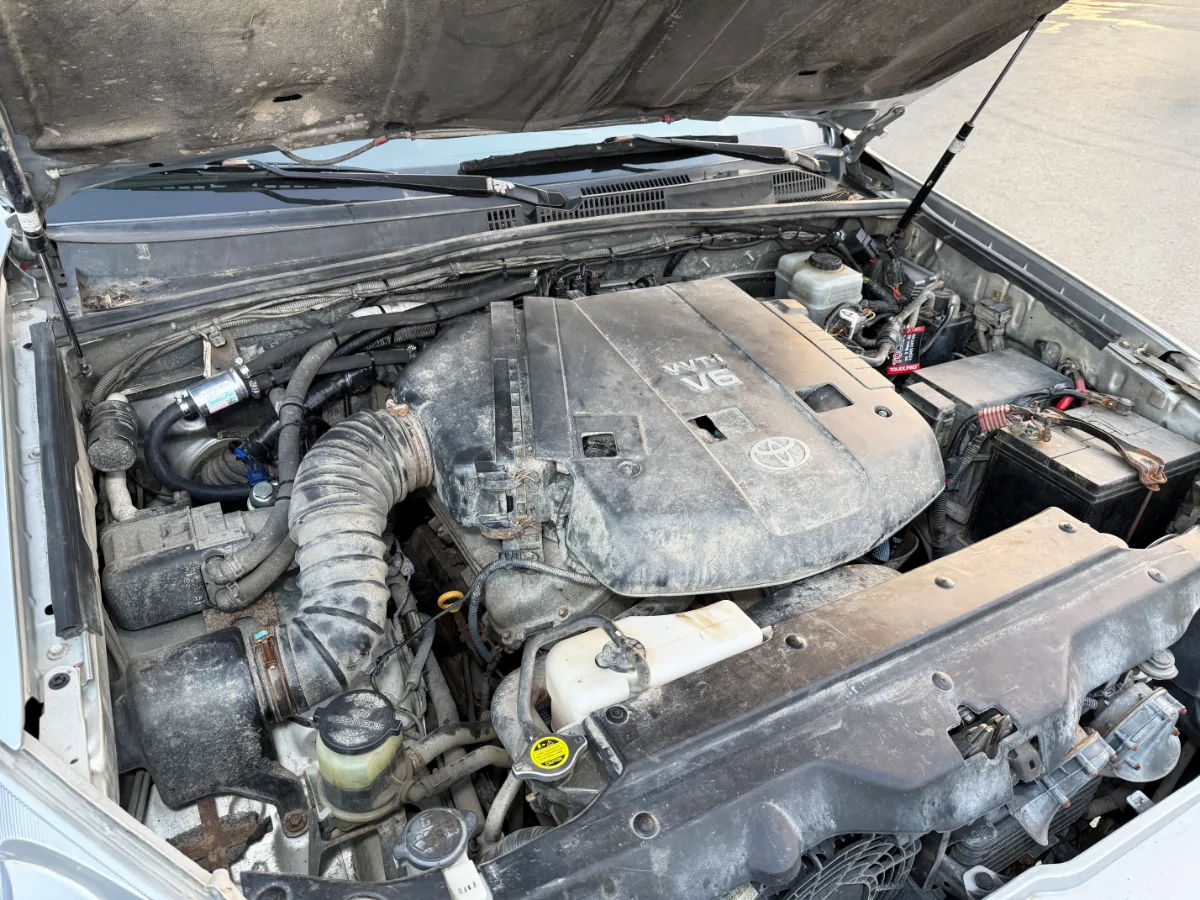 Toyota Prado 120 2007 ГБО вид под капотом