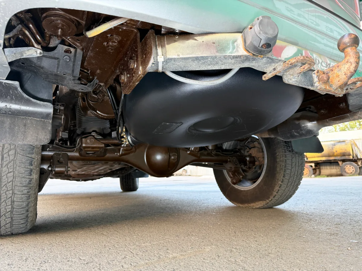 Toyota Prado 120 2007 газовый балон под днище