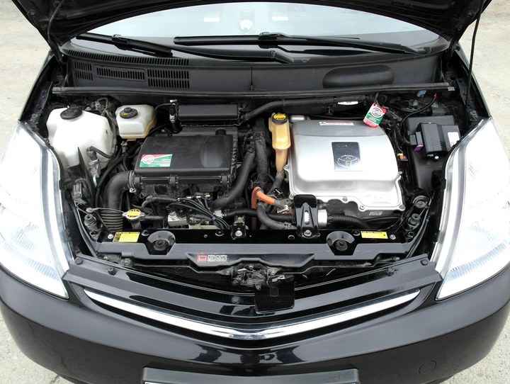 Подкапотная компоновка, двигатель 1NZ-FXE, Toyota Prius XW20