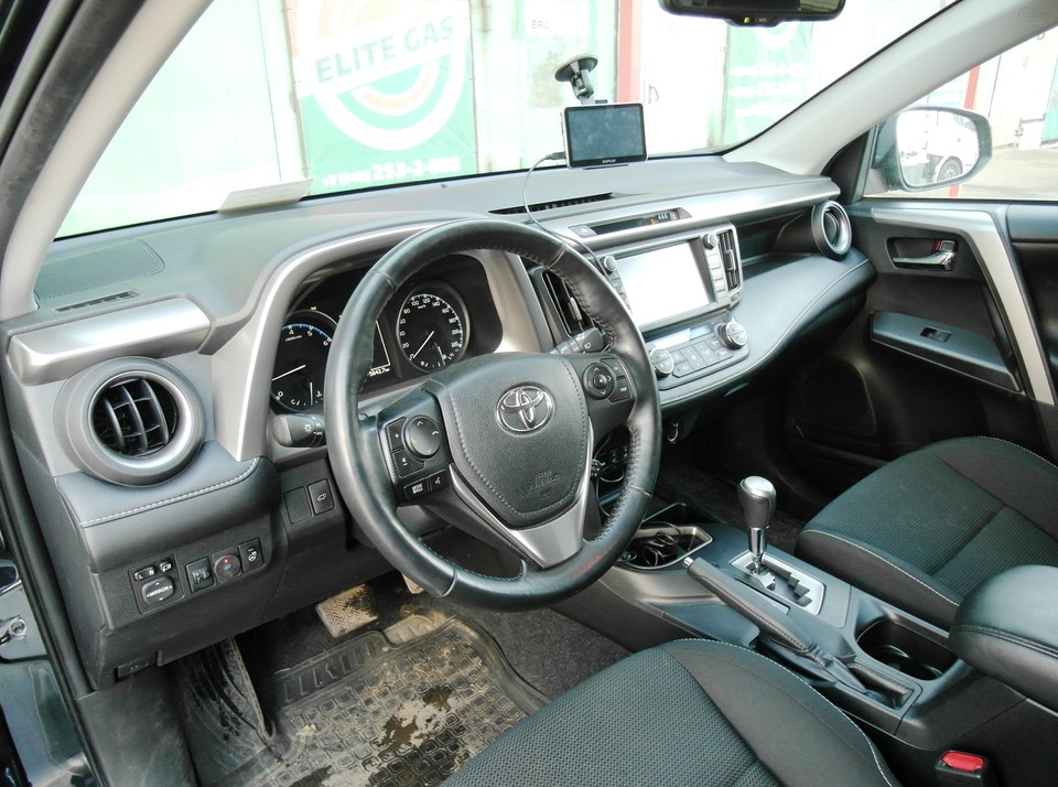 Салон Toyota RAV4