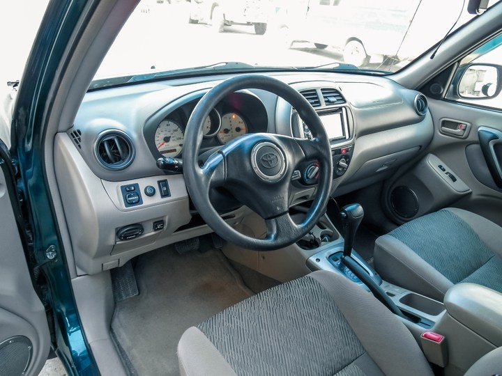 Салон Toyota RAV4 (XA20)