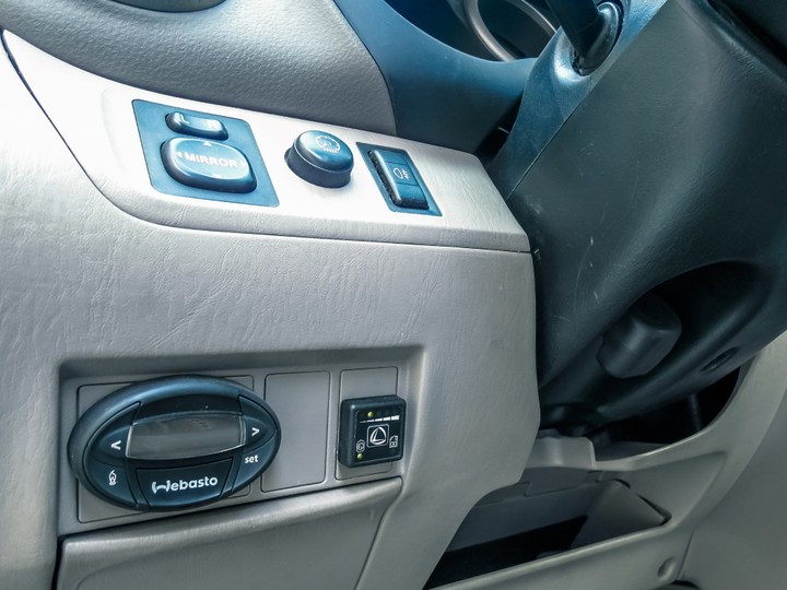 Кнопка переключения и индикации режимов работы ГБО Landi Renzo Omegas EVO с указателем уровня топлива, Toyota RAV4 (XA20)