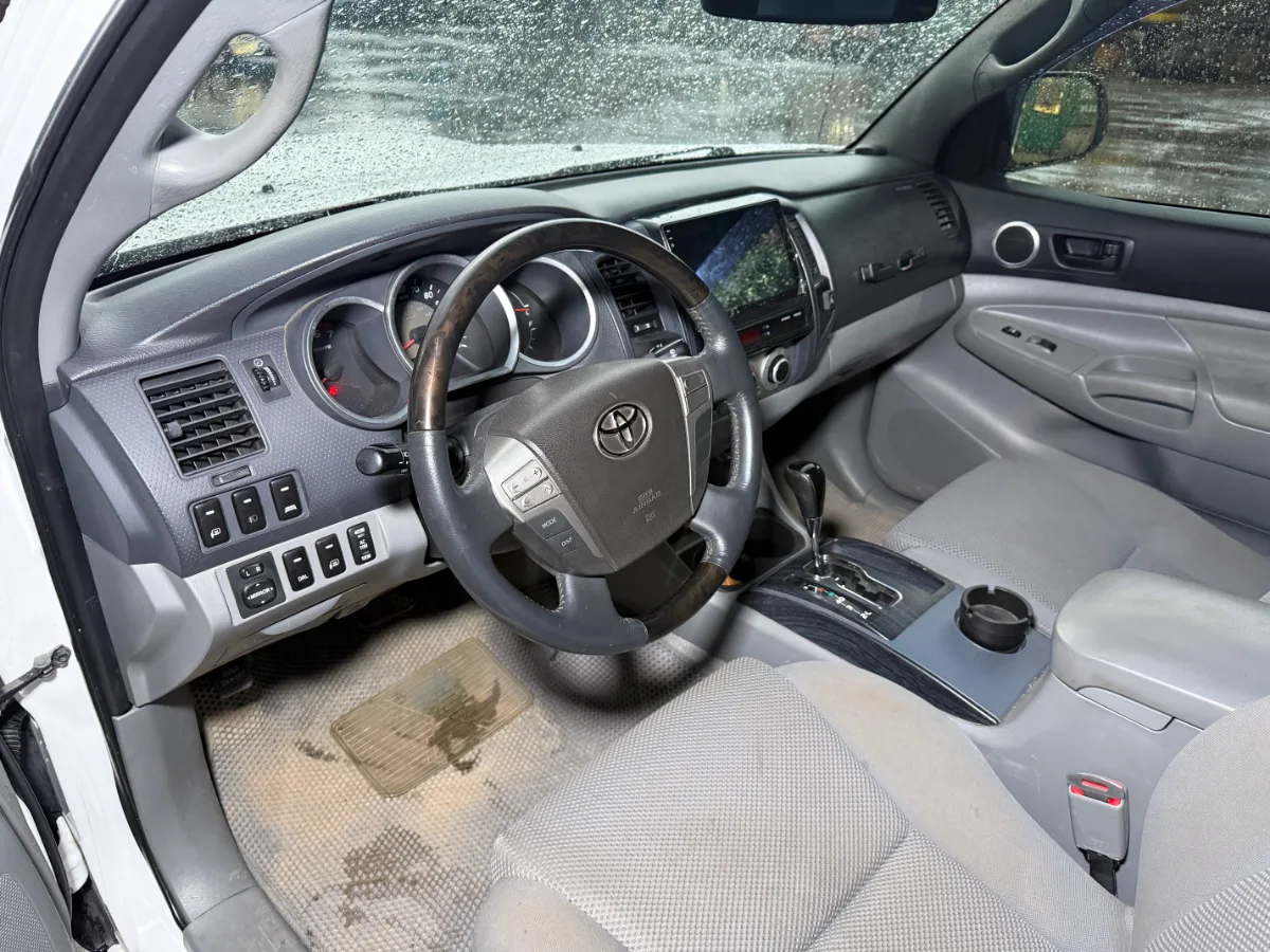  Toyota Tacoma кнопки управления ГБО в салоне