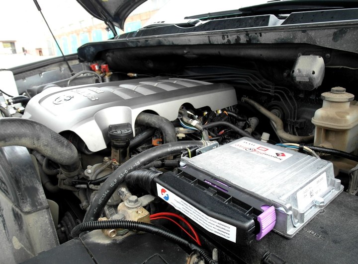 Подкапотная компоновка BRC Sequent Plug&Drive, Toyota Tundra
