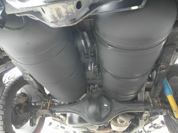 газовые баллоны (пропан-бутан) под днищем, Toyota Tundra