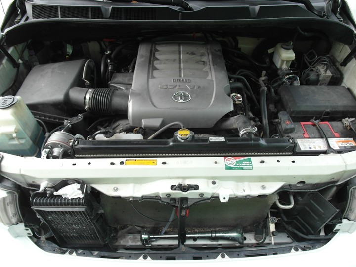 Подкапотная компоновка, двигатель 3UR-FBE i-Force, Toyota Tundra