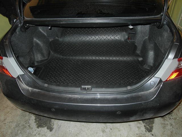 Багажник Toyota Camry после установки ГБО