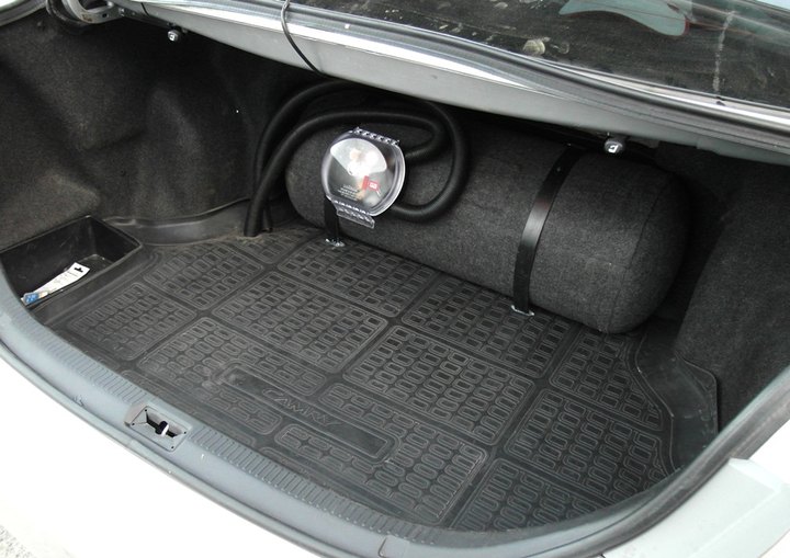 газовый баллон 60 л в багажнике Toyota Camry (XV40)