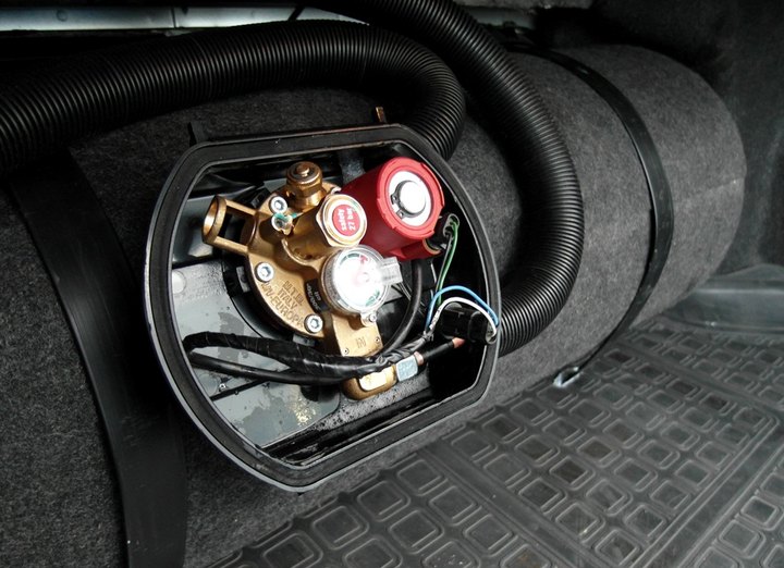 мультиклапан BRC класса Европа 2 с запорным электроклапаном, пожарным клапаном и электронным датчиком уровня топлива, Toyota Camry (XV40)